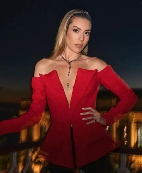 Sinem Kobal yeniden mi Selena oluyor