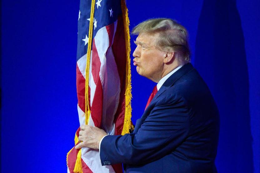 Güney Karolina ön seçimini Donald Trump kazandı