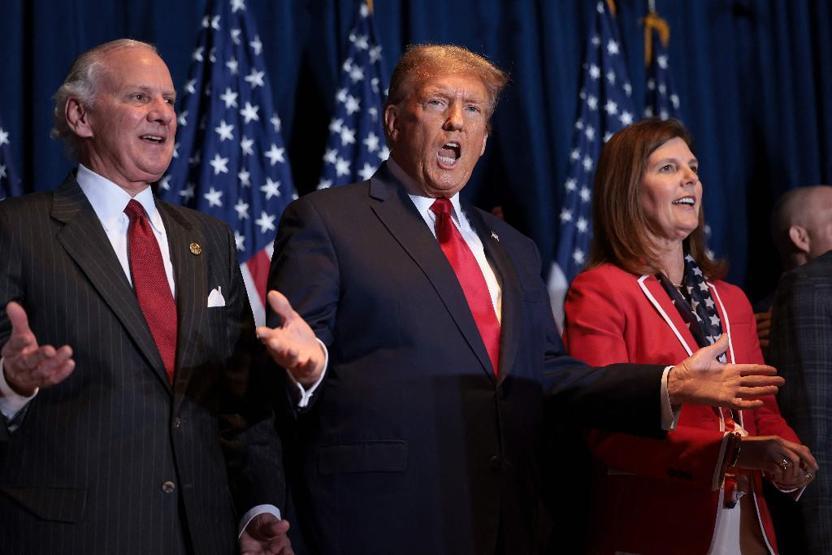 Güney Karolina ön seçimini Donald Trump kazandı