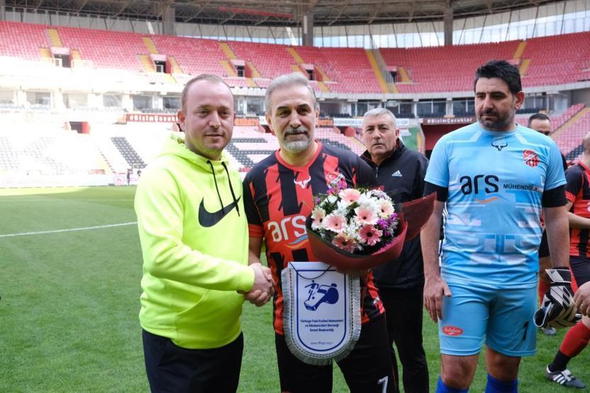 Eskişehirsporun emektar futbolcuları bir araya geldi