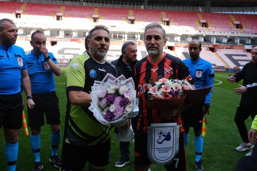 Eskişehirsporun emektar futbolcuları bir araya geldi