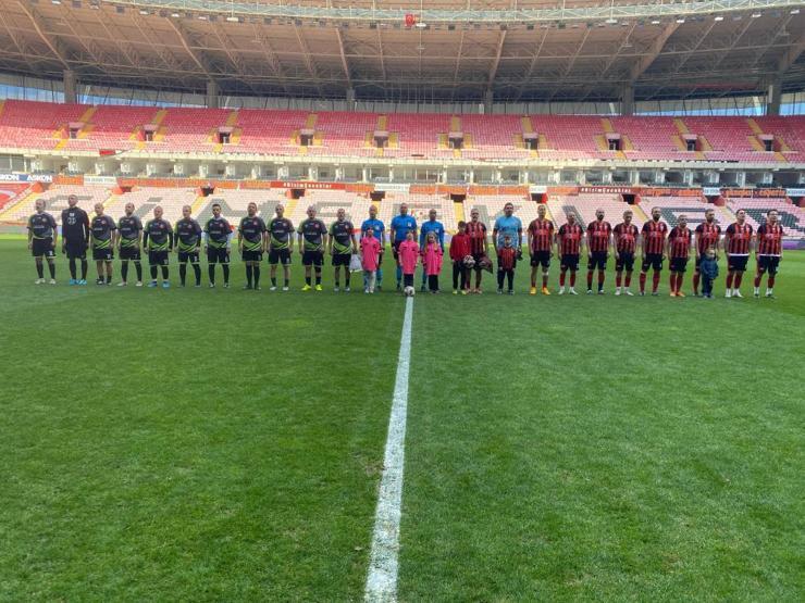 Eskişehirsporun emektar futbolcuları bir araya geldi