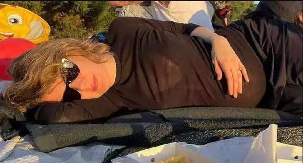 Burcu Biricikin hamilelik pozları sosyal medyayı salladı