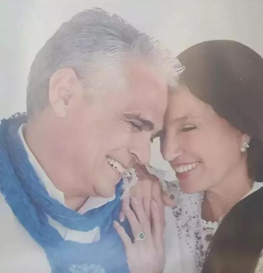 Nermin Bezmenden Tolga Savacıya: Hani onlar gibi yaşlanacaktık