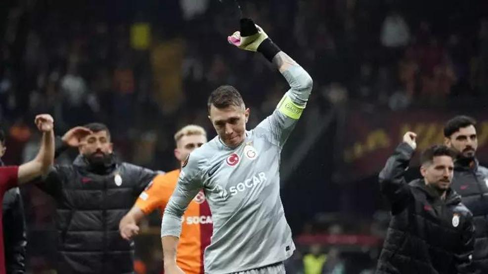 Beşiktaş derbilerinin en deneyimlisi Fernando Muslera