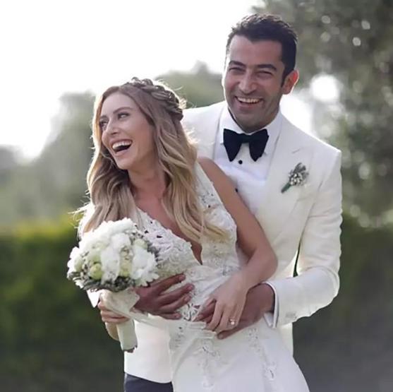 Sinem Kobal kızı Leyla ile fotoğraflarını paylaştı
