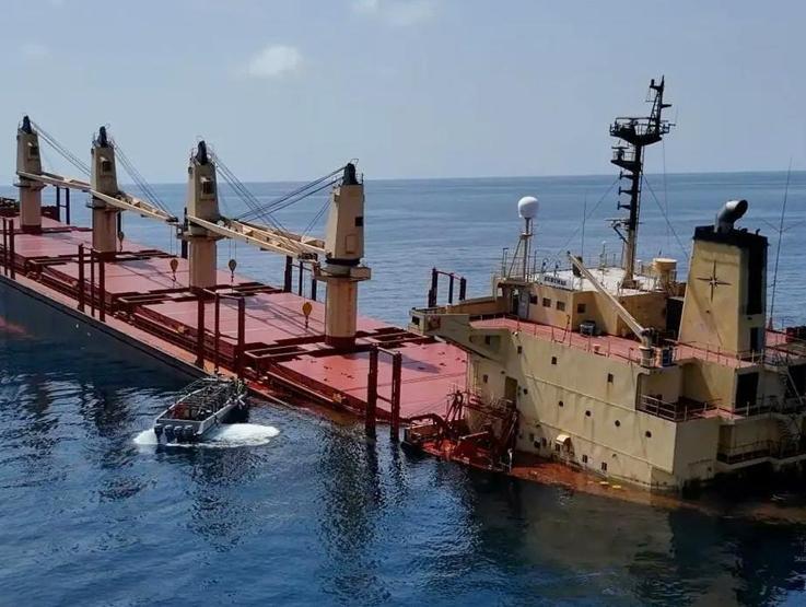Kızıldenizdeki gerginlik çevre felaketine dönüştü Tonlarcası suya karışacak