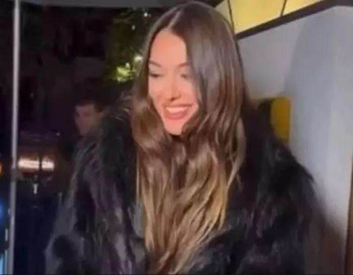 Dilan Çiçek Deniz pozlarıyla gündemde: Dolgularını mı erittin