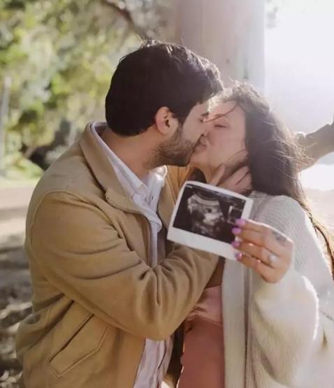 Dilan Telkök ve Berkay Hardal bebek müjdesini böyle duyurdu