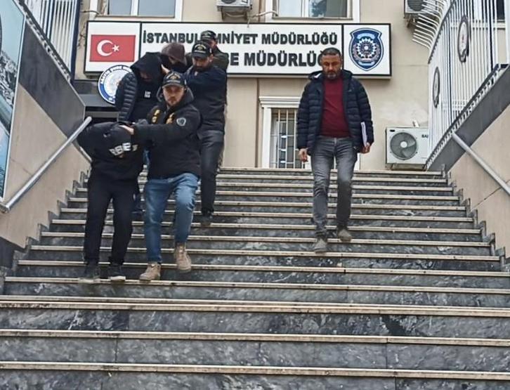 Milli futbolcunun trafikte yolunu kesmişlerdi: Yakalandılar