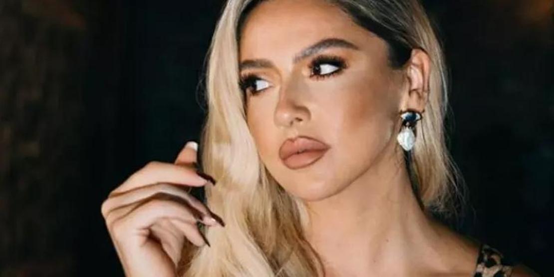 Hadise önce paylaştı, sonra sildi Yüzündeki değişim dikkat çeken ünlü şarkıcı bakın onun yerine hangi fotoğrafı tercih etti