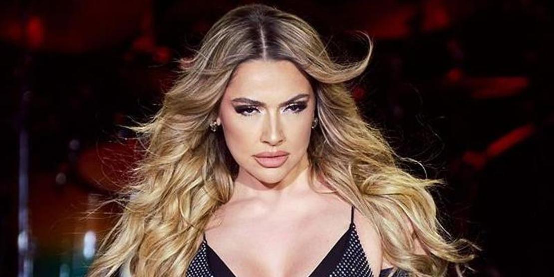 Hadise önce paylaştı, sonra sildi Yüzündeki değişim dikkat çeken ünlü şarkıcı bakın onun yerine hangi fotoğrafı tercih etti