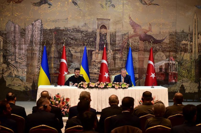 İstanbuldaki Erdoğan-Zelenski zirvesi dünyada manşetlerden düşmüyor