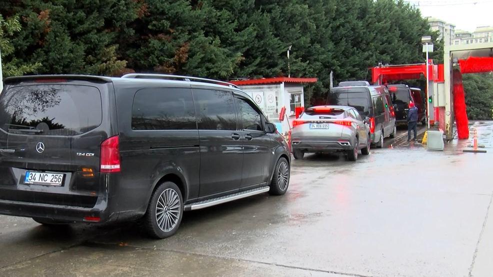 İstanbula çamur yağdı Oto yıkamacılarda yoğunluk yaşandı
