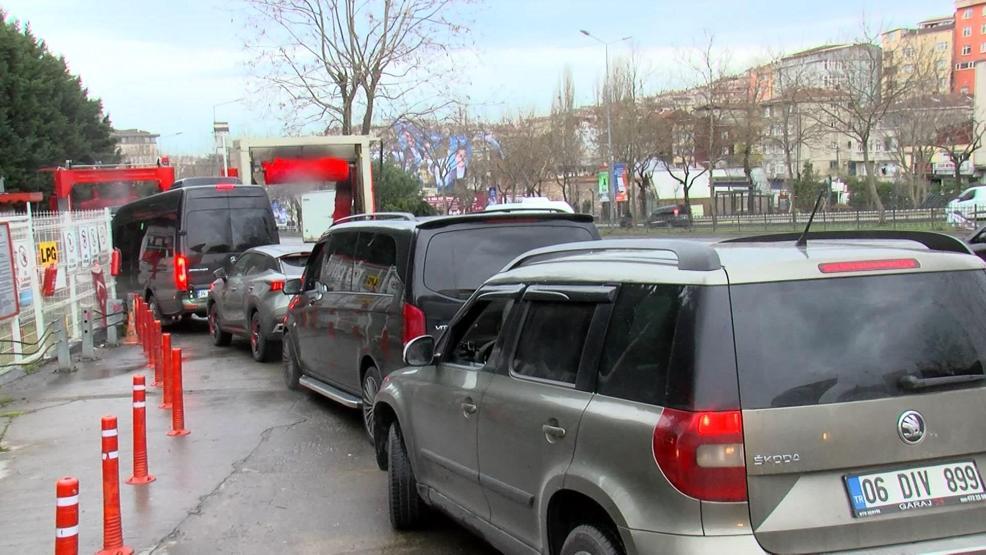 İstanbula çamur yağdı Oto yıkamacılarda yoğunluk yaşandı