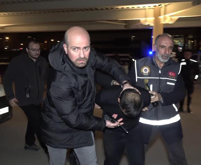 Öğretmen dehşet saçtı Kıskançlık krizine girdi: Eşi ve kızını canice öldürdü