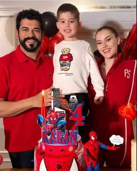 Fahriye Evcen küçük oğlu Kerem ile yeni pozlarını paylaştı