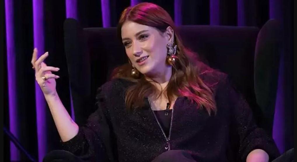 Hazal Kaya itiraf etti: Aliyi arkadaşlarından kıskanıyorum