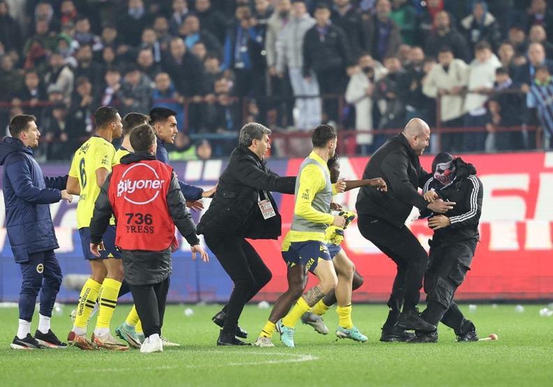 Olaylı Fenerbahçe maçı sonrası Trabzon yerel medyasından provokasyon çıkışı
