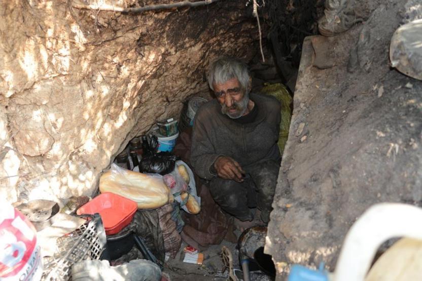 35 yıl mağarada, 15 yıl dağda barakada yaşadı: Balıkesirin İskender Ağası vefat etti