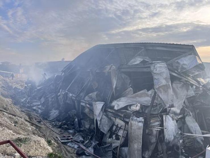 Son dakika haberi: Arnavutköyde inşaat alanında yangın