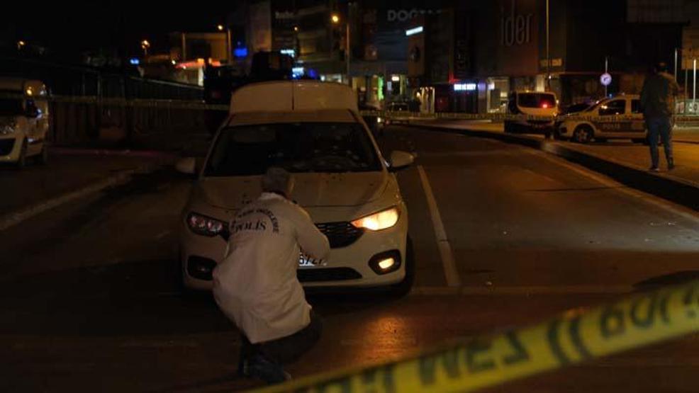 Trafik ışıklarında kurşun yağmuru: 1i ağır 2 yaralı