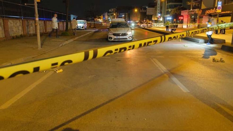 Trafik ışıklarında kurşun yağmuru: 1i ağır 2 yaralı