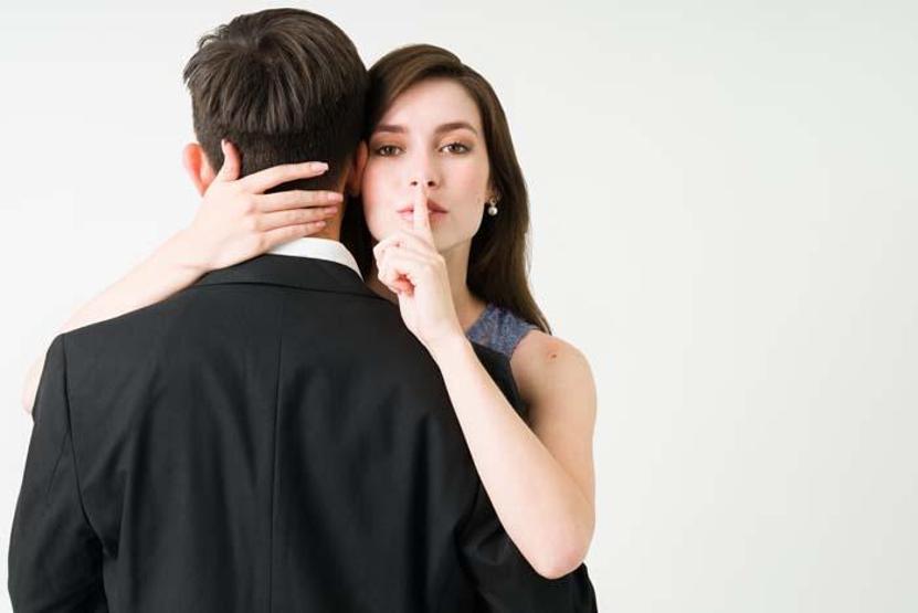 Uzmanı açıkladı: İşte yalancıyı ele veren 7 işaret