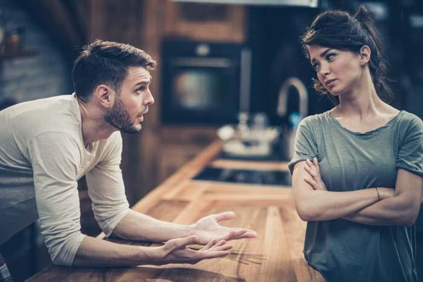 Uzmanı açıkladı: İşte yalancıyı ele veren 7 işaret