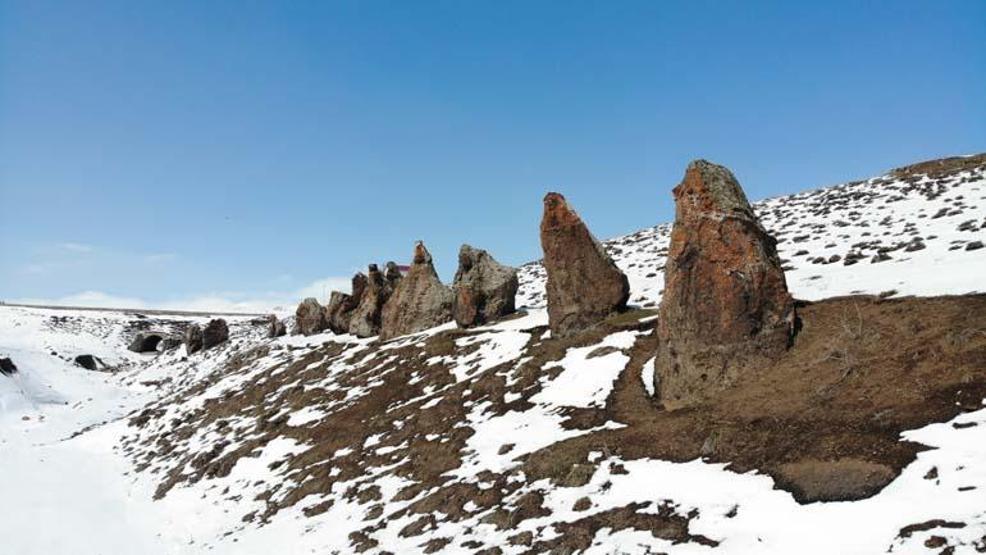 Beyaza bürünen Nemrut’un Develeri görsel şölen oluşturdu
