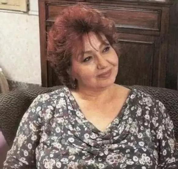 Yaprak Dökümünün Hayriyesi Güven Hoknadan şaşırtan itiraf: Sette tuvaletleri temizledim