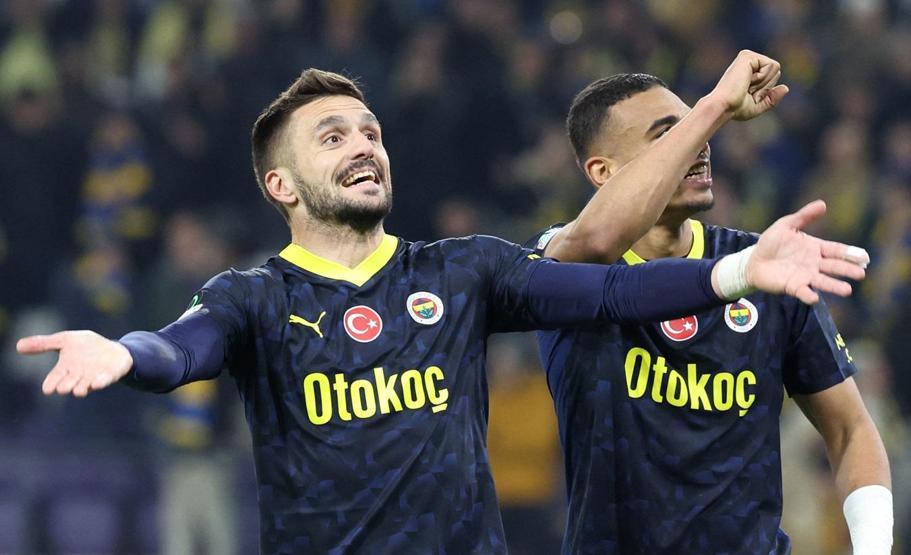 Fenerbahçede Dusan Tadice transfer teklifi Sırp yıldız kararını verdi...