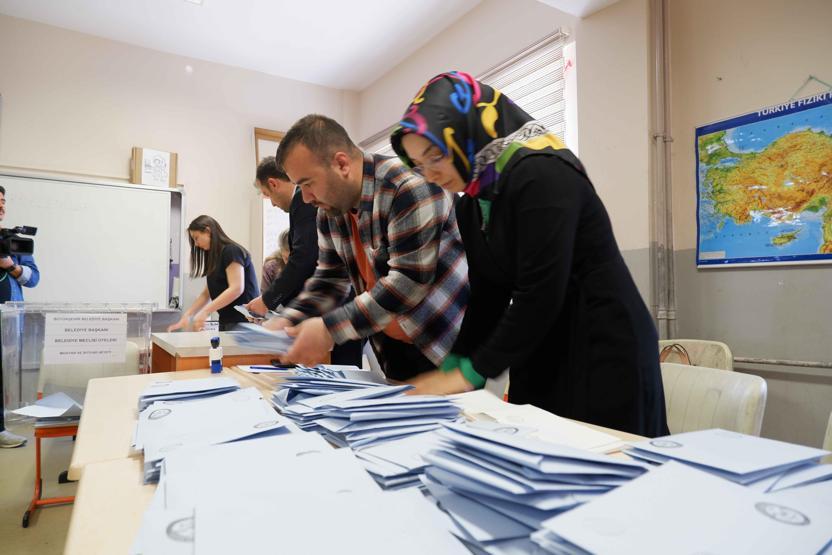 Türkiye’deki yerel seçimlere ilişkin dış basında ilk manşetler