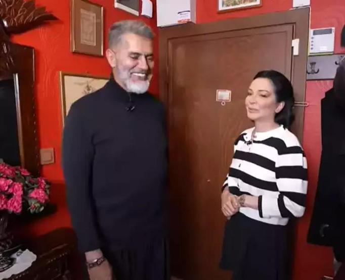İşte Yaşar Alptekinin 4 katlı lüks villası Tablolar, tesbihler, kitaplar...