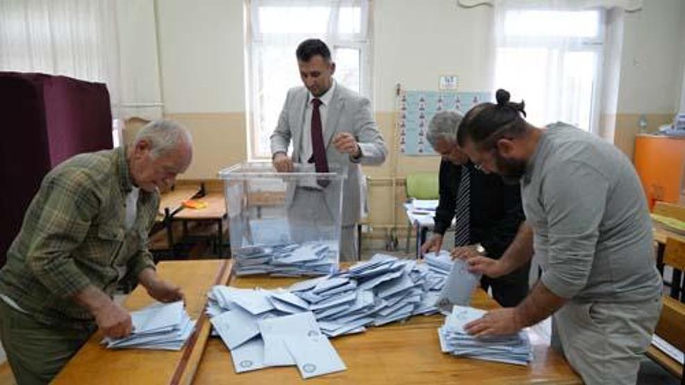 10 ayda 10 puan düştü Son 20 yılın en düşük katılımlı seçimi