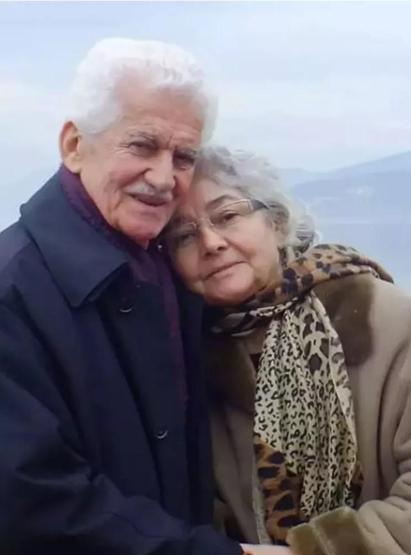 Zafer Algöz, 24 gün arayla anne ve babasını kaybetti