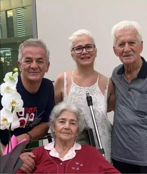 Zafer Algöz, 24 gün arayla anne ve babasını kaybetti