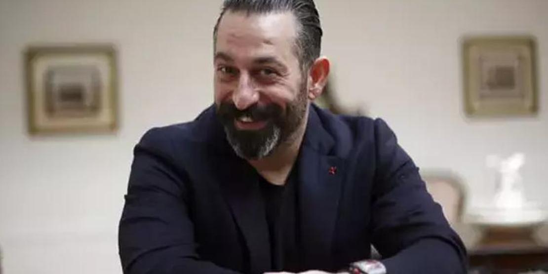 Cem Yılmazdan Araban güzelmiş ağabey, ne iş yapıyorsun sorusuna gülümseten yanıt Hayranı trafikte onu yakalayınca...