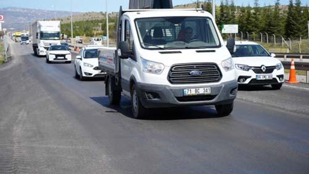43 ilin geçiş noktasında bayram yoğunluğu: Araç trafiği yüzde 100e ulaştı