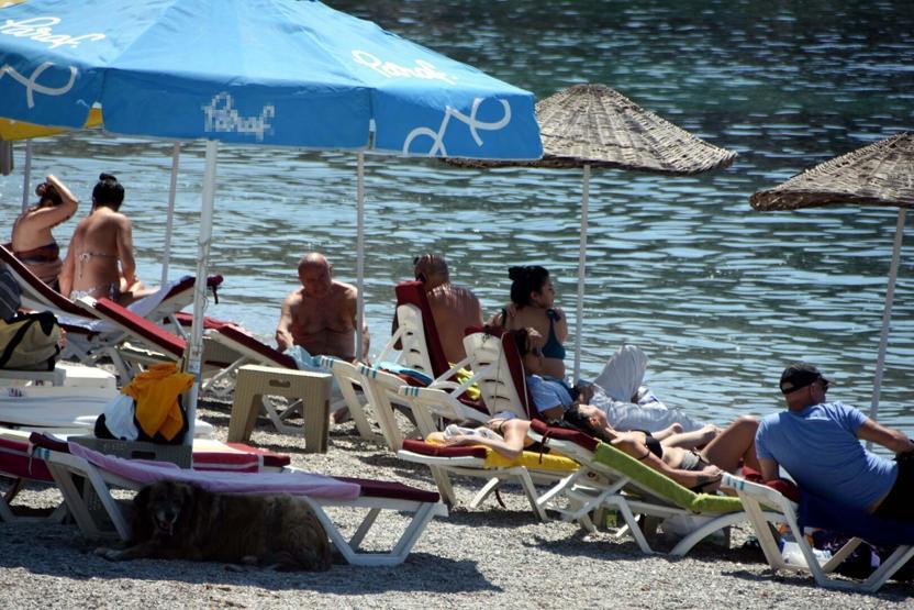 Bodrum sahilleri hıncahınç dolu
