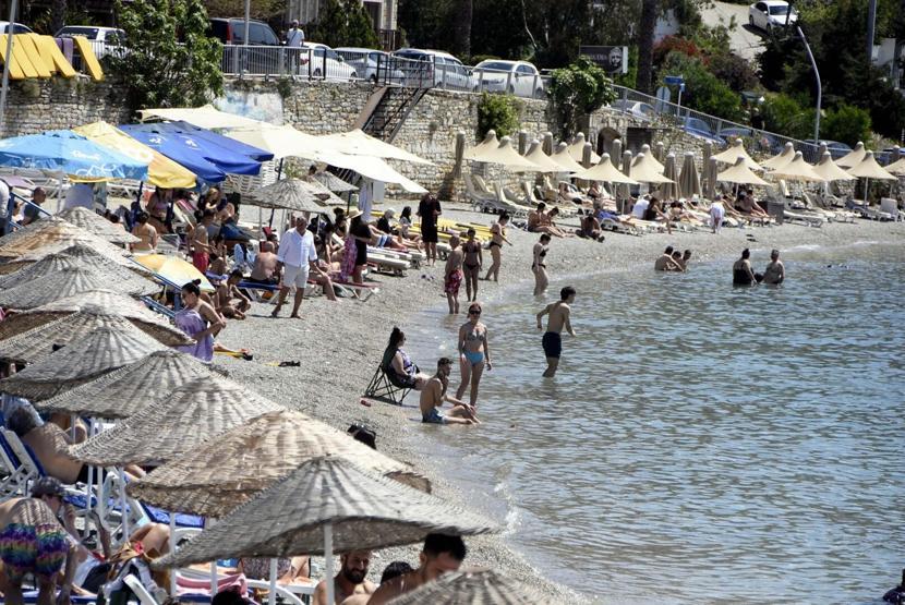 Bodrum sahilleri hıncahınç dolu