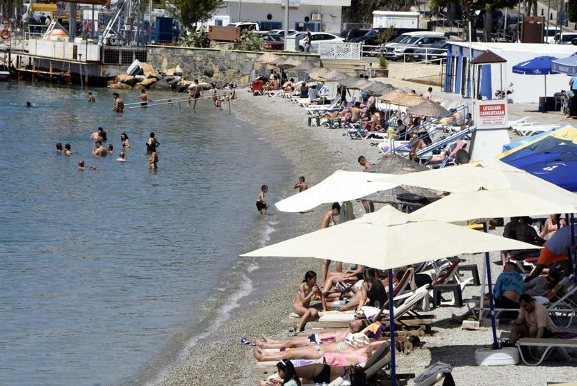 Bodrum sahilleri hıncahınç dolu