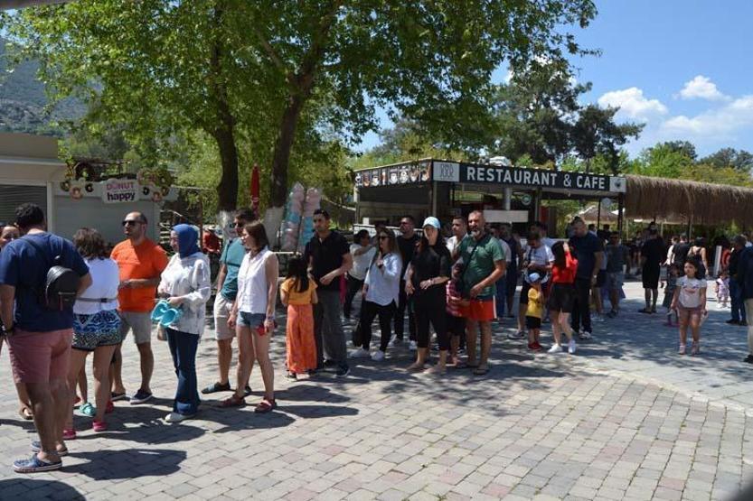 Saklıkent Kanyonunda bayram yoğunluğu yaşandı