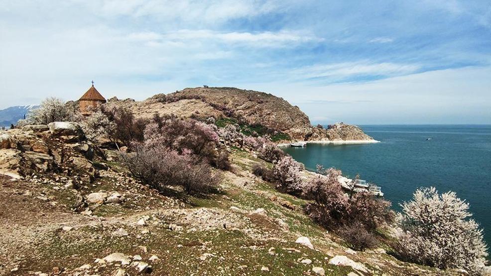 Her yıl binlerce turisti ağırlıyor: Renk cümbüşüne büründü