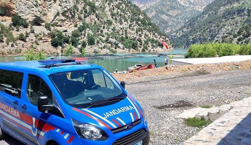 Kayıp balıkçı baraj gölünde su altı robotuyla aranıyor