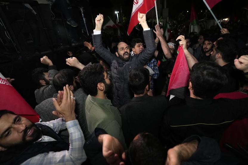 Fotoğrafları uluslararası haber ajansları geçti: İsraile saldırı sonrası Tahranda kutlama