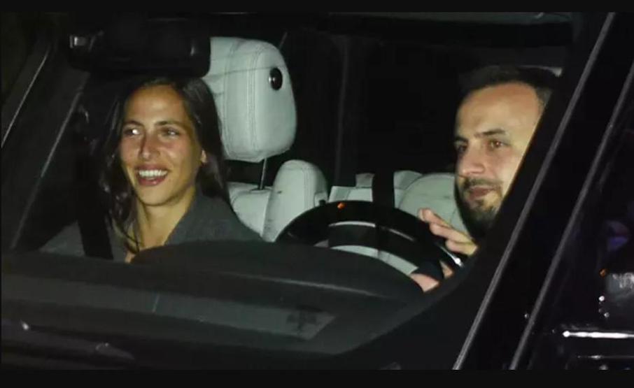 Zehra Çilingiroğlu sevgilisiyle Bebekte Fotoğrafların çekilmesine engel olamadılar