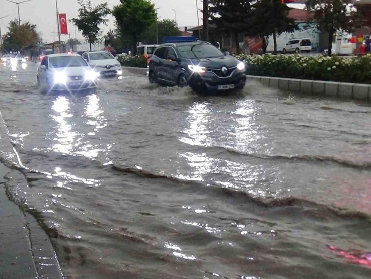 Dikkat Meteoroloji saat verdi: Kuvvetli yağış ve fırtına geliyor