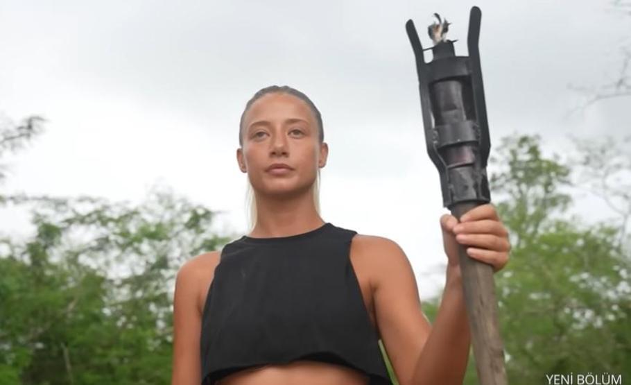 Berna Aleyna kavgası Survivorda kim elendi Survivor Berna mı elendi Survivor kim veda etti, gitti 24 Nisan 2024 Survivorda yaşananlar