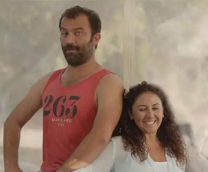 Gören aynı şeyi söyledi Arka Sokakların Mesut Komiser’i Şevket Çoruhun kızı, annesine benzerliğiyle şaşırttı